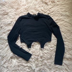 Black long sleeve cropped shirt